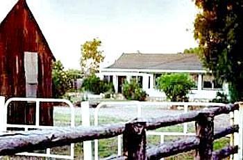 Отель Bond Springs Outback Retreat Алис-Спрингс Экстерьер фото